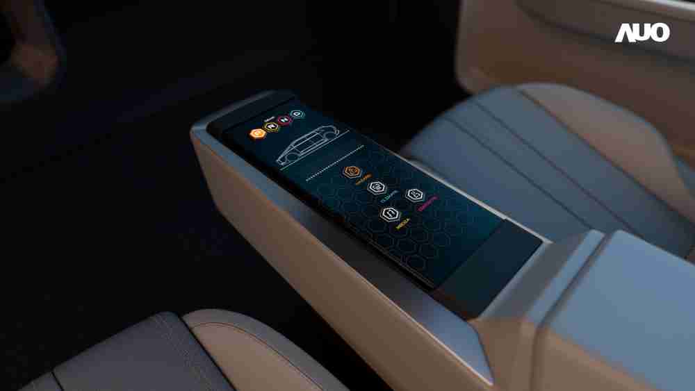 龙门国际以人性化设计打造多变形态中控显示(Morphing Center Control)，，不使用时仅平面显示信息，，，进行操作时，，显示器则会动态隆起，，，转变成3D实体按钮，，并有触觉回馈，，，展示人机互动新体验